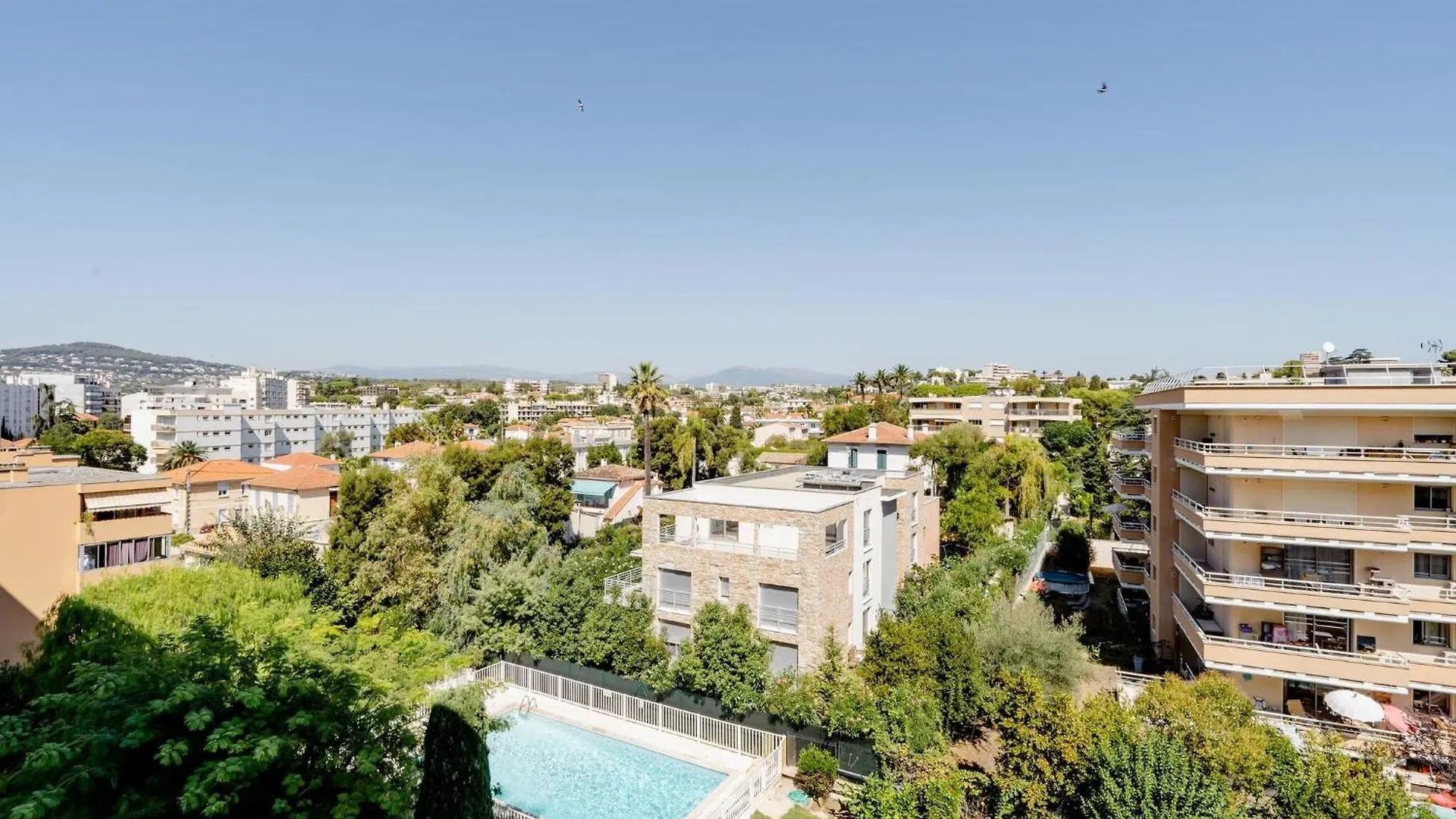 Pool, Sea & Absolute Comfort Juan-les-Pins 0*,